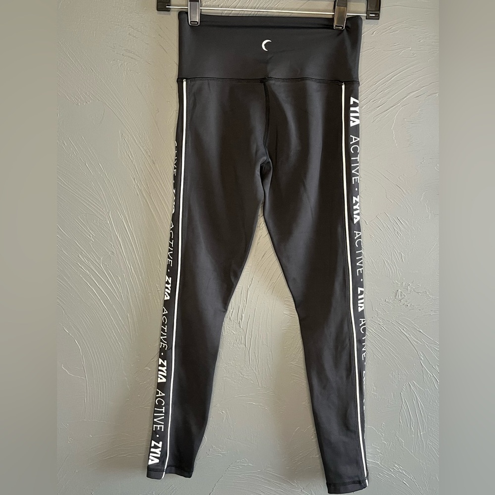 Zyia leggings in black, women’s size 2